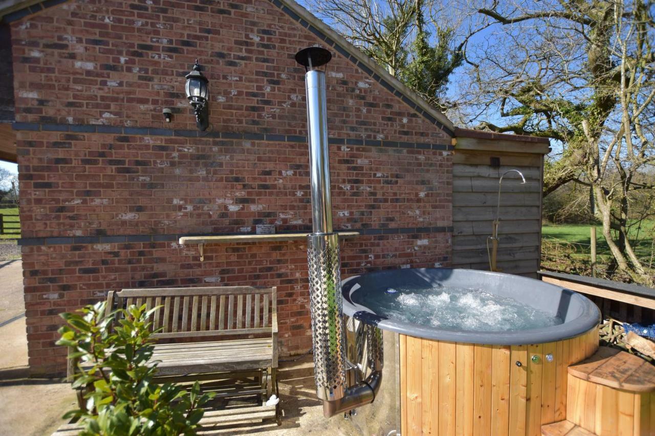 Oak Tree Stables Cottage Birmingham Zewnętrze zdjęcie